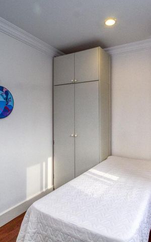 Apartamento à venda com 392m², 4 quartos e 5 vagas Apartamento à venda com 392m², 4 quartos e 5 vagasQuarto de Serviço