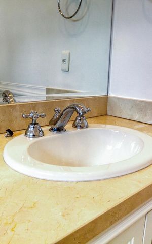 Apartamento à venda com 392m², 4 quartos e 5 vagas Apartamento à venda com 392m², 4 quartos e 5 vagasBanheiro da Suíte 2