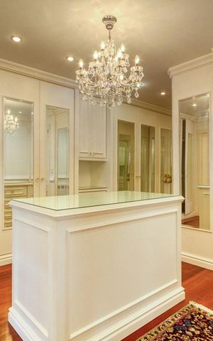 Apartamento à venda com 392m², 4 quartos e 5 vagas Apartamento à venda com 392m², 4 quartos e 5 vagasSuíte 4 - closet