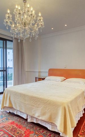 Apartamento à venda com 392m², 4 quartos e 5 vagas Apartamento à venda com 392m², 4 quartos e 5 vagasSuíte 4