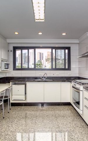 Apartamento à venda com 392m², 4 quartos e 5 vagas Apartamento à venda com 392m², 4 quartos e 5 vagasCozinha