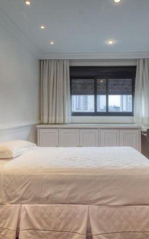 Apartamento à venda com 392m², 4 quartos e 5 vagas Apartamento à venda com 392m², 4 quartos e 5 vagasSuíte 2