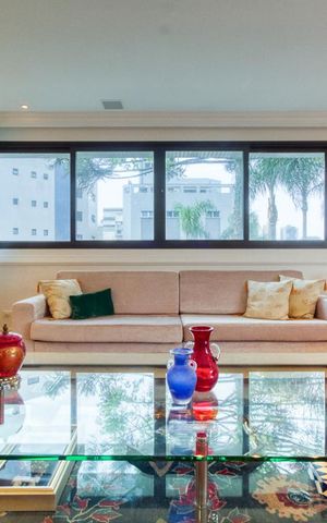 Apartamento à venda com 392m², 4 quartos e 5 vagas Apartamento à venda com 392m², 4 quartos e 5 vagasSala 1