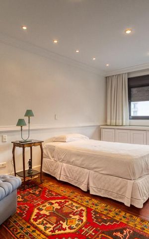 Apartamento à venda com 392m², 4 quartos e 5 vagas Apartamento à venda com 392m², 4 quartos e 5 vagasSuíte 2