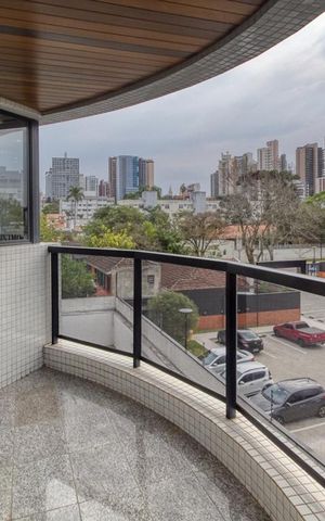 Apartamento à venda com 392m², 4 quartos e 5 vagas Apartamento à venda com 392m², 4 quartos e 5 vagasVaranda da Suíte 4