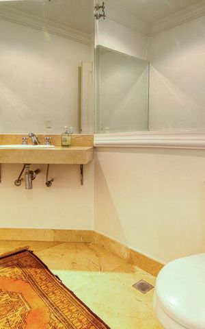 Apartamento à venda com 392m², 4 quartos e 5 vagas Apartamento à venda com 392m², 4 quartos e 5 vagasLavabo