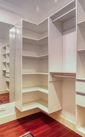 Apartamento à venda com 392m², 4 quartos e 5 vagas Apartamento à venda com 392m², 4 quartos e 5 vagasSuíte 1 - closet