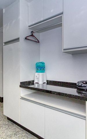 Apartamento à venda com 392m², 4 quartos e 5 vagas Apartamento à venda com 392m², 4 quartos e 5 vagasÁrea de serviço