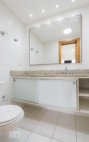 Apartamento à venda com 70m², 2 quartos e 1 vaga Apartamento à venda com 70m², 2 quartos e 1 vagaBanheiro da Suíte