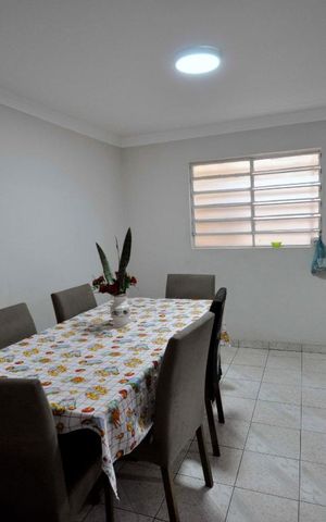 Casa à venda com 200m², 4 quartos e 2 vagasCopa