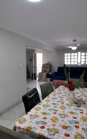 Casa à venda com 200m², 4 quartos e 2 vagasCopa