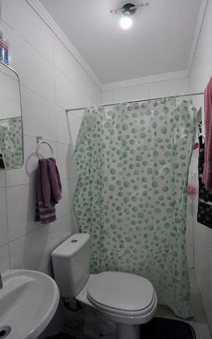 Casa à venda com 200m², 4 quartos e 2 vagasBanheiro da Suíte 