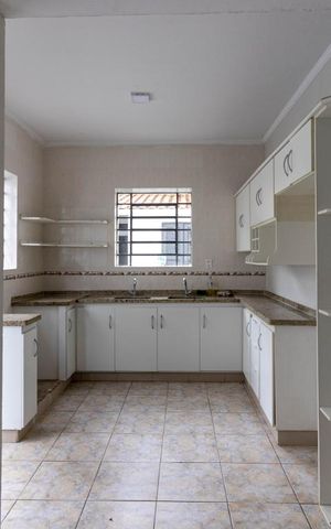 Casa para alugar com 160m², 3 quartos e 2 vagas Casa para alugar com 160m², 3 quartos e 2 vagasCopa e Cozinha