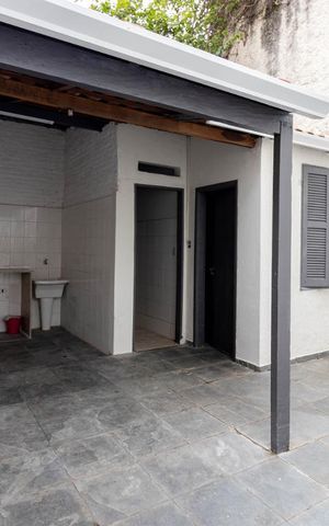 Casa para alugar com 160m², 3 quartos e 2 vagas Casa para alugar com 160m², 3 quartos e 2 vagasÁrea de Serviço