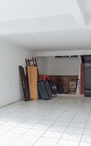 Casa à venda com 220m², 3 quartos e 5 vagas Casa à venda com 220m², 3 quartos e 5 vagasGaragem