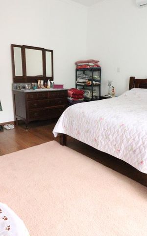 Casa à venda com 220m², 5 quartos e 2 vagasQuarto 1