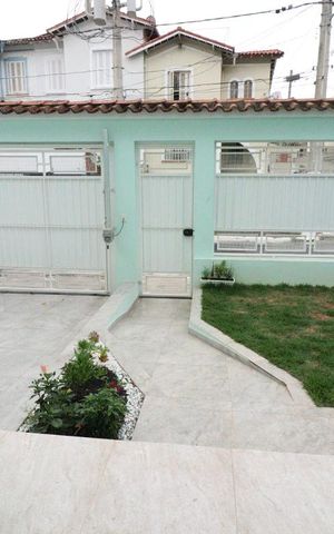 Casa à venda com 220m², 5 quartos e 2 vagasQuintal