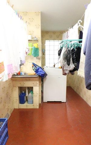 Casa à venda com 220m², 5 quartos e 2 vagasÁrea de Serviço 1
