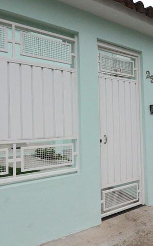 Casa à venda com 220m², 5 quartos e 2 vagasFachada