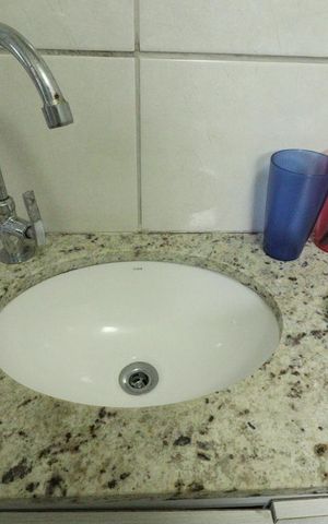 Casa à venda com 220m², 5 quartos e 2 vagasBanheiro 1