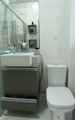 Casa à venda com 220m², 5 quartos e 2 vagasBanheiro 4
