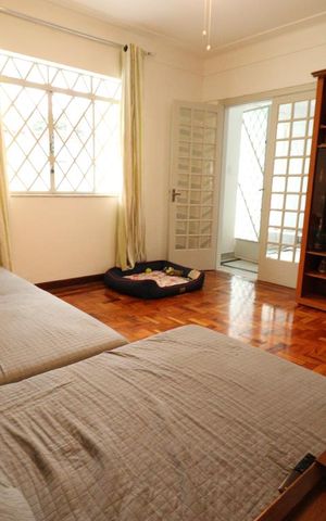 Casa à venda com 220m², 5 quartos e 2 vagasSala 1