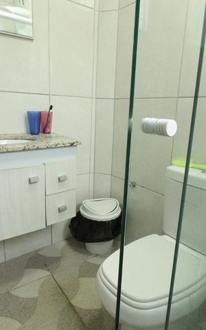 Casa à venda com 220m², 5 quartos e 2 vagasBanheiro 1