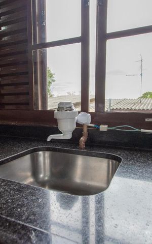 Casa à venda com 180m², 3 quartos e 2 vagas Casa à venda com 180m², 3 quartos e 2 vagasCozinha