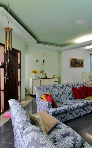 Casa à venda com 394m², 3 quartos e 6 vagasSala