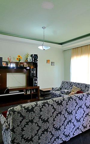 Casa à venda com 394m², 3 quartos e 6 vagasSala