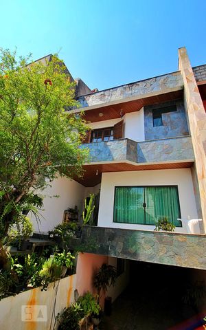 Casa à venda com 394m², 3 quartos e 6 vagasFachada