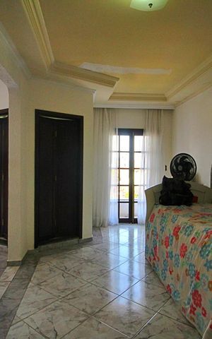 Casa à venda com 394m², 3 quartos e 6 vagasSuíte 2