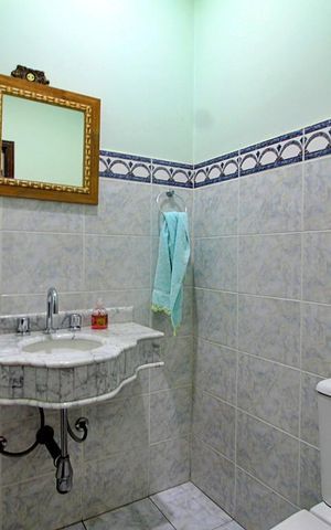 Casa à venda com 394m², 3 quartos e 6 vagasLavabo