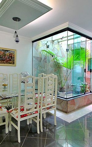 Casa à venda com 394m², 3 quartos e 6 vagasSala