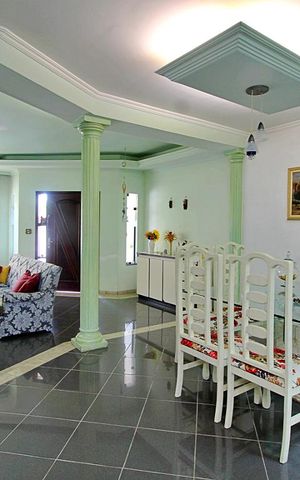 Casa à venda com 394m², 3 quartos e 6 vagasSala