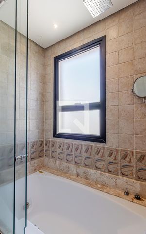 Apartamento à venda com 63m², 1 quarto e 2 vagas Apartamento à venda com 63m², 1 quarto e 2 vagasBanheiro da Suíte