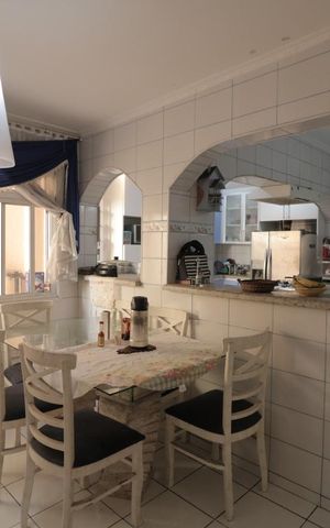 Casa à venda com 150m², 4 quartos e 2 vagasCopa e Cozinha