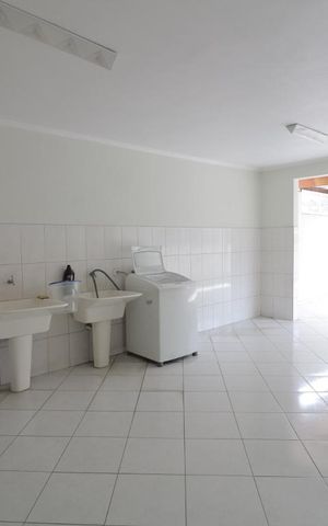 Casa à venda com 150m², 4 quartos e 2 vagas Area de Serviço