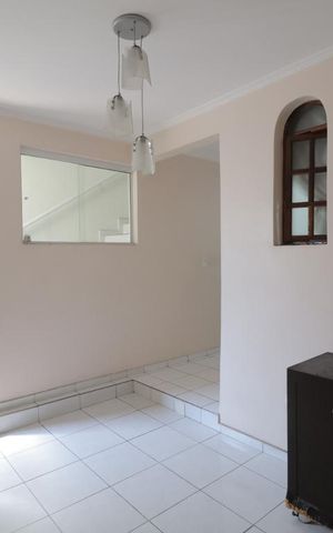 Casa à venda com 150m², 4 quartos e 2 vagasSala 2