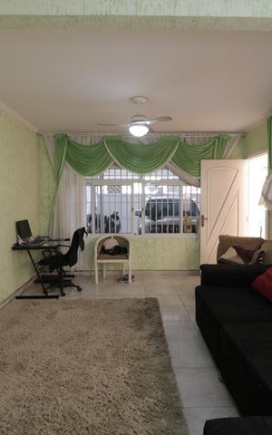 Casa à venda com 150m², 4 quartos e 2 vagasSala 