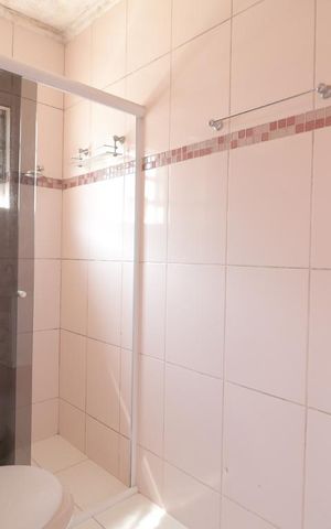 Casa à venda com 150m², 4 quartos e 2 vagasBanheiro 