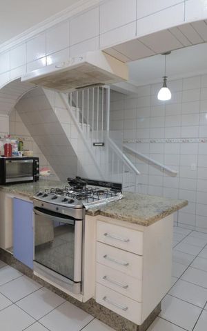 Casa à venda com 150m², 4 quartos e 2 vagasCopa e Cozinha