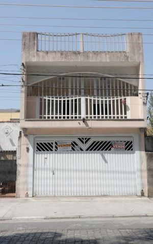 Casa à venda com 150m², 4 quartos e 2 vagasFachada