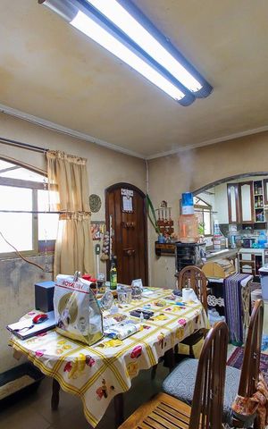 Casa à venda com 454m², 4 quartos e 6 vagas Casa à venda com 454m², 4 quartos e 6 vagasCozinha