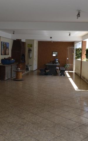 Casa à venda com 575m², 4 quartos e 5 vagasGaragem