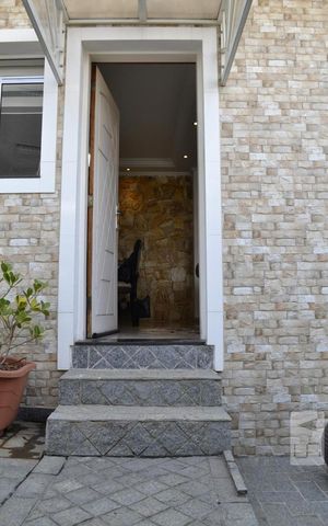 Casa à venda com 575m², 4 quartos e 5 vagasEntrada