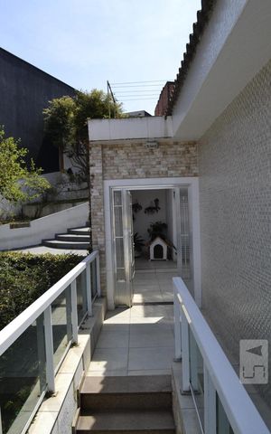 Casa à venda com 575m², 4 quartos e 5 vagasCorredor