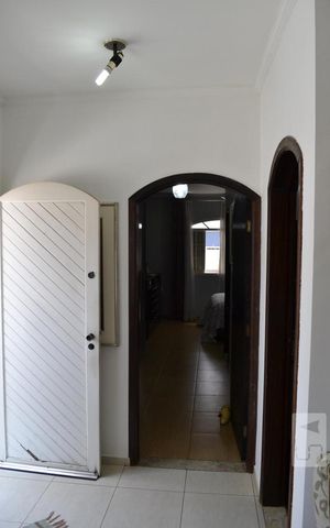 Casa à venda com 575m², 4 quartos e 5 vagasEntrada Quarto Suite