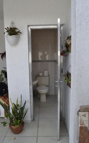 Casa à venda com 575m², 4 quartos e 5 vagasLavabo