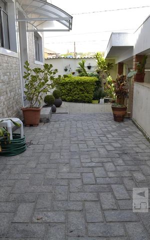 Casa à venda com 575m², 4 quartos e 5 vagasEntrada